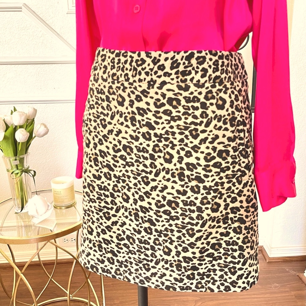 LOFT leopard animal print short A line skirt size 6 excellent condition
